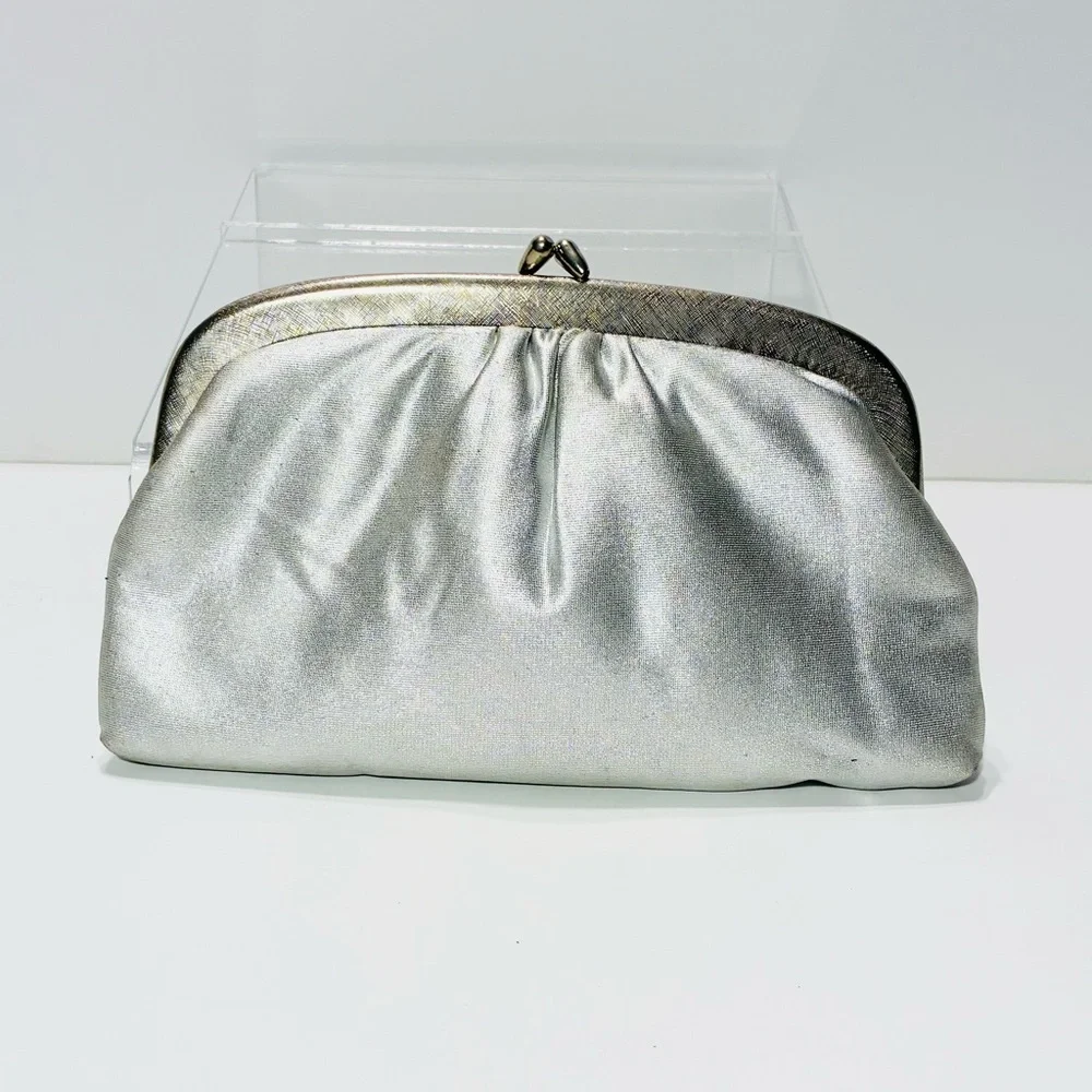 Vintage Made In Hong Kong Handmade Silver Fabric Clutch 9”W x 5.5”H